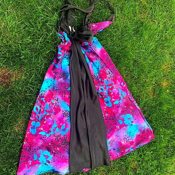 JOLIE silk satin halter v neck bold multicolour floral prom/formal dress. - Picture 6 of 14